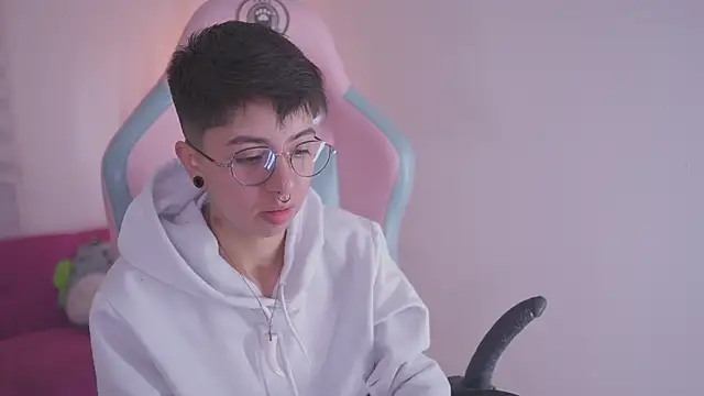 tommy blue online show from 11/26/25, 12:27