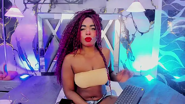 Snapshot of CandyMartinez_ chatting on 06/15/26, 07:02 CandyMartinez online show from 06/15/26, 07:02