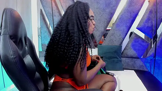 CandyMartinez  online show from 10/10/25, 07:25