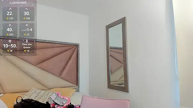 SaskiaGrendel online show from 10/01/25, 06:12