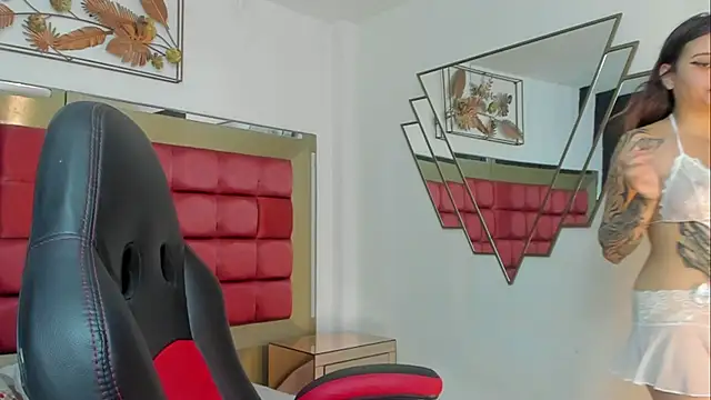 SaskiaGrendel online show from 11/05/25, 06:11