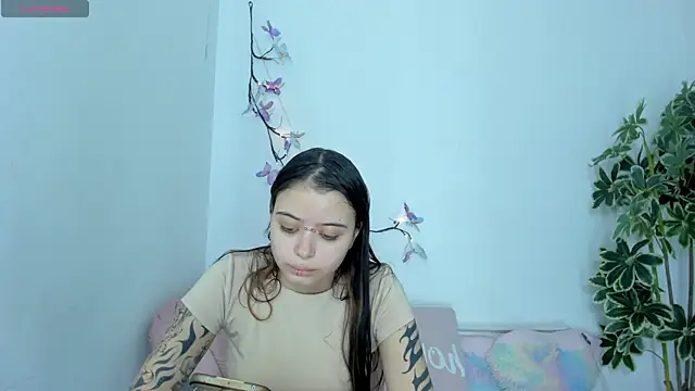 SaskiaGrendel online show from 10/22/25, 06:07