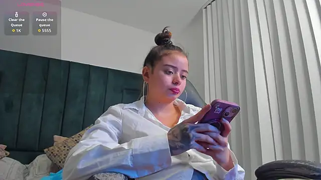 SaskiaGrendel online show from 04/02/26, 11:55