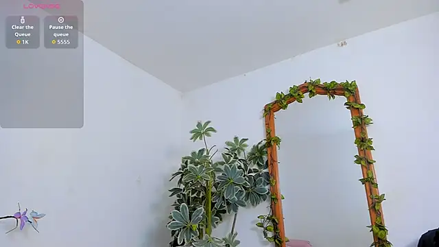 Snapshot of SaskiaGrendel chatting on 02/18/26, 12:19 SaskiaGrendel online show from 02/18/26, 12:19