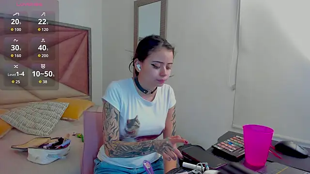 SaskiaGrendel online show from 04/29/26, 12:04