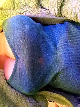 Snapshot of BellyDancer1 chatting on 11/15/25, 08:57 BellyDancer1 online show from 11/15/25, 08:57