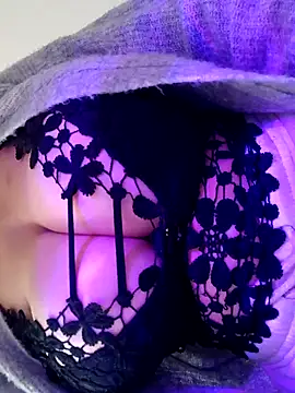 Snapshot of BellyDancer1 chatting on 11/18/25, 08:50 BellyDancer1 online show from 11/18/25, 08:50