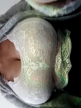 Snapshot of BellyDancer1 chatting on 11/14/25, 10:19 BellyDancer1 online show from 11/14/25, 10:19