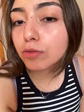 Snapshot of floooohv chatting on 10/18/25, 10:01 floooohv online show from 10/18/25, 10:01