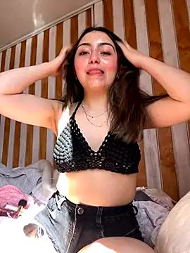 Snapshot of floooohv chatting on 10/15/25, 06:49 floooohv online show from 10/15/25, 06:49