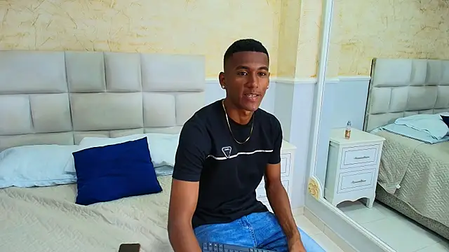 Snapshot of LexiAndDeker chatting on 09/26/25, 04:47 LexiAndDeker online show from 09/26/25, 04:47