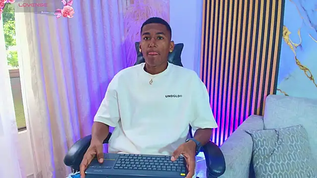 Snapshot of LexiAndDeker chatting on 10/10/25, 03:57 LexiAndDeker online show from 10/10/25, 03:57