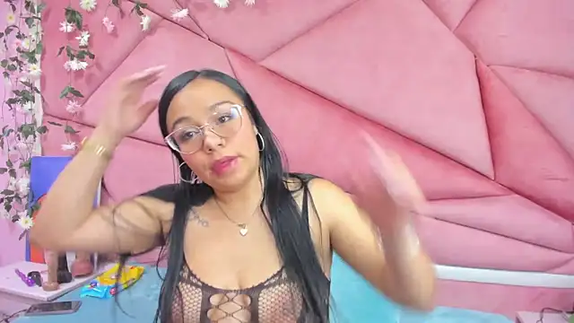 Snapshot of _Violeta_18 chatting on 09/09/25, 04:44 Violeta 18 online show from 09/09/25, 04:44