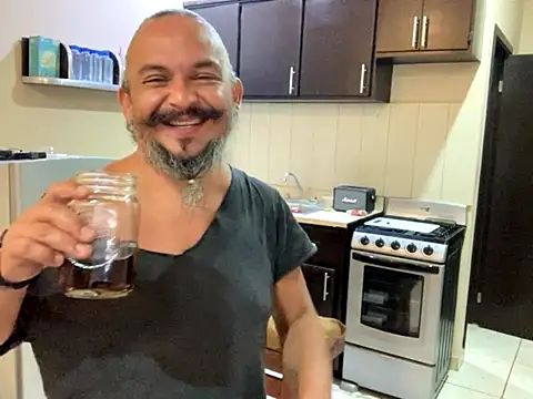 Snapshot of Sollhmaarh chatting on 10/04/25, 05:09 Sollhmaarh online show from 10/04/25, 05:09