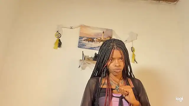 Snapshot of Aprillebony chatting on 10/14/25, 10:42 Aprillebony online show from 10/14/25, 10:42