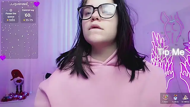 Eliss Shyyo online show from 12/17/25, 10:31