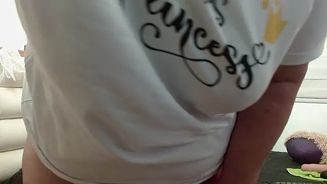 Snapshot of scarlettbooty chatting on 06/24/26, 10:07 scarlettbooty online show from 06/24/26, 10:07