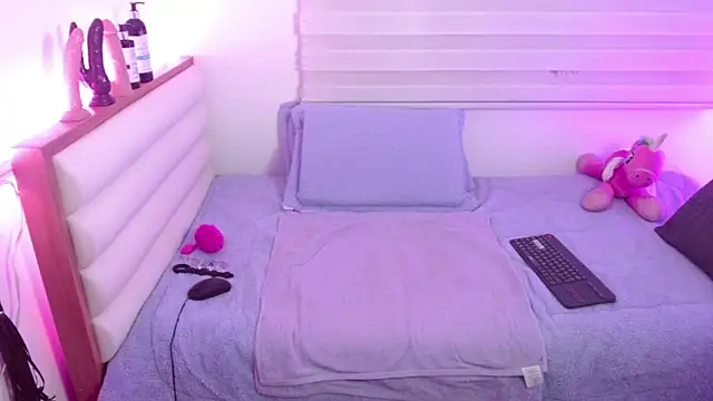 Snapshot of scarlettbooty chatting on 04/25/26, 10:40 scarlettbooty online show from 04/25/26, 10:40