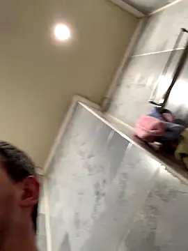 Snapshot of Maxpeins chatting on 12/14/25, 05:18 Maxpeins online show from 12/14/25, 05:18