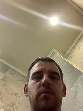 Snapshot of Maxpeins chatting on 03/19/25, 04:45 Maxpeins online show from 03/19/25, 04:45