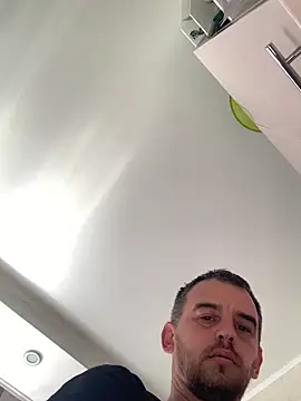 Maxpeins online show from 05/17/26, 02:33