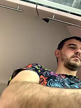 Snapshot of Maxpeins chatting on 12/15/25, 11:05 Maxpeins online show from 12/15/25, 11:05