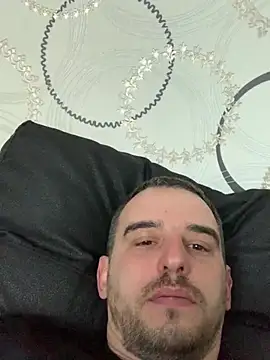 Snapshot of Maxpeins chatting on 02/26/26, 11:43 Maxpeins online show from 02/26/26, 11:43