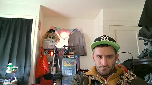 weknowourworth6999 online show from 10/02/25, 06:33