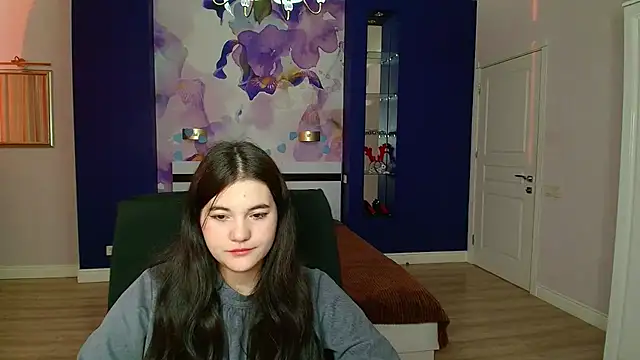 Snapshot of ElinaMils chatting on 03/04/25, 03:37 ElinaMils online show from 03/04/25, 03:37