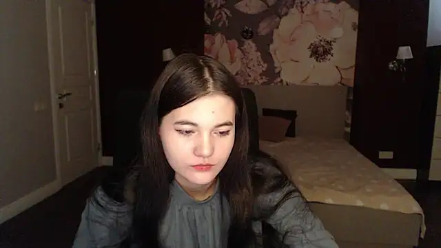 Snapshot of ElinaMils chatting on 03/05/25, 03:29 ElinaMils online show from 03/05/25, 03:29