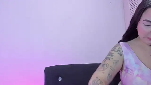 Celestte online show from 11/11/25, 04:18