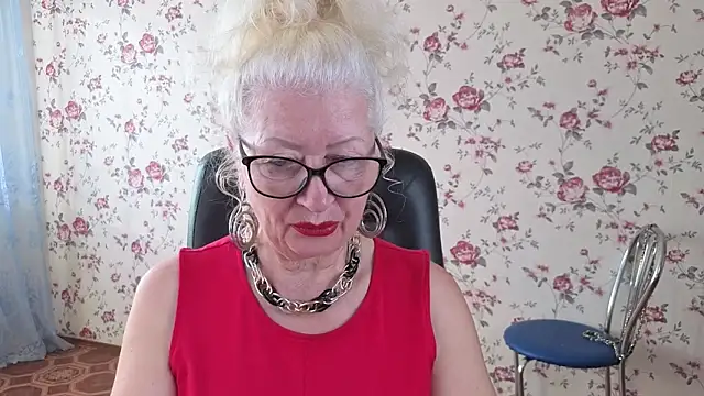 Snapshot of Maya_Mayflower chatting on 09/16/25, 04:13 Maya Mayflower online show from 09/16/25, 04:13