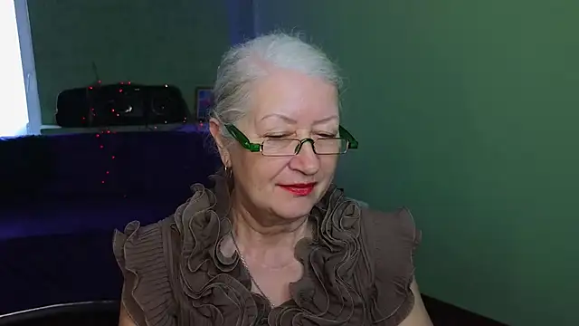 Snapshot of Maya_Mayflower chatting on 03/19/25, 12:23 Maya Mayflower online show from 03/19/25, 12:23