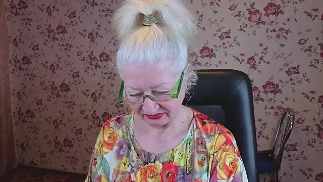 Snapshot of Maya_Mayflower chatting on 11/04/25, 04:05 Maya Mayflower online show from 11/04/25, 04:05