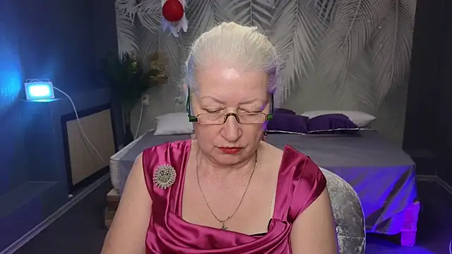 Snapshot of Maya_Mayflower chatting on 03/17/25, 03:29 Maya Mayflower online show from 03/17/25, 03:29