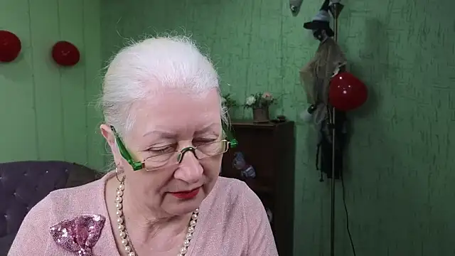 Snapshot of Maya_Mayflower chatting on 03/10/25, 09:23 Maya Mayflower online show from 03/10/25, 09:23