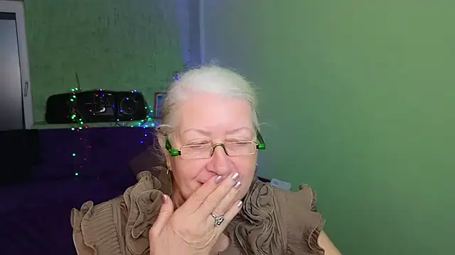 Snapshot of Maya_Mayflower chatting on 03/19/25, 03:29 Maya Mayflower online show from 03/19/25, 03:29