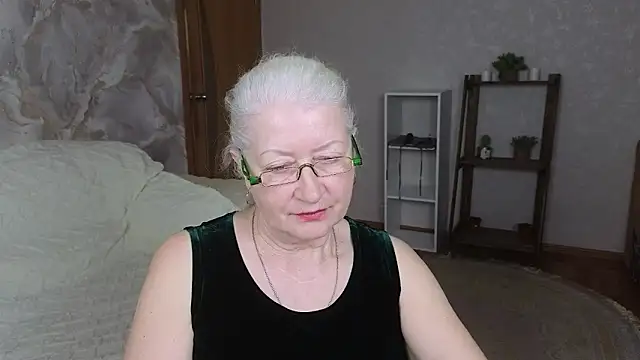 Snapshot of Maya_Mayflower chatting on 03/20/25, 03:25 Maya Mayflower online show from 03/20/25, 03:25