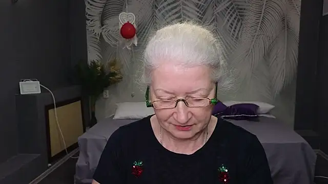 Snapshot of Maya_Mayflower chatting on 03/16/25, 09:27 Maya Mayflower online show from 03/16/25, 09:27
