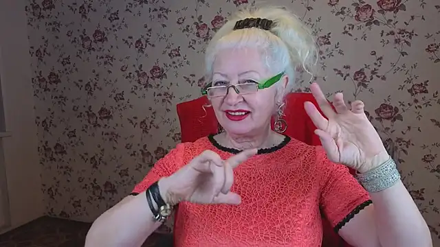 Snapshot of Maya_Mayflower chatting on 12/05/25, 04:11 Maya Mayflower online show from 12/05/25, 04:11