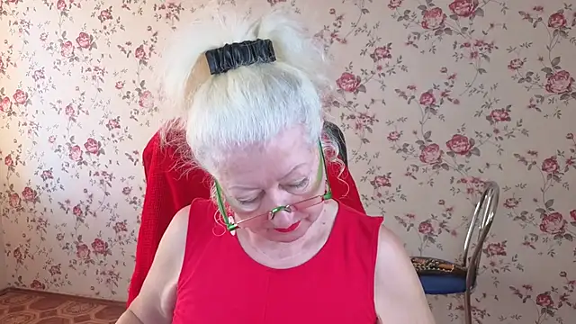 Snapshot of Maya_Mayflower chatting on 11/14/25, 05:22 Maya Mayflower online show from 11/14/25, 05:22