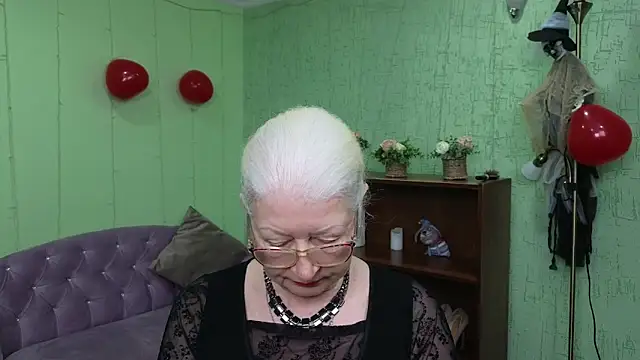 Snapshot of Maya_Mayflower chatting on 03/06/25, 06:08 Maya Mayflower online show from 03/06/25, 06:08