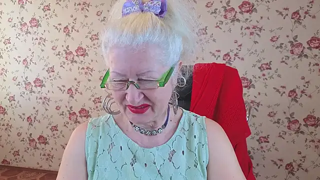 Snapshot of Maya_Mayflower chatting on 10/23/25, 04:22 Maya Mayflower online show from 10/23/25, 04:22