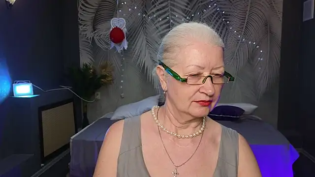Snapshot of Maya_Mayflower chatting on 03/13/25, 06:16 Maya Mayflower online show from 03/13/25, 06:16