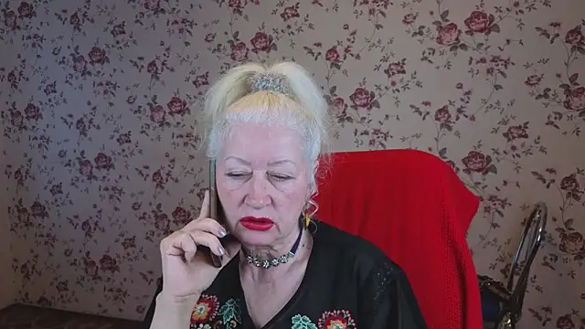 Snapshot of Maya_Mayflower chatting on 11/30/25, 04:57 Maya Mayflower online show from 11/30/25, 04:57