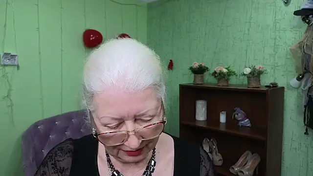 Snapshot of Maya_Mayflower chatting on 03/06/25, 09:14 Maya Mayflower online show from 03/06/25, 09:14