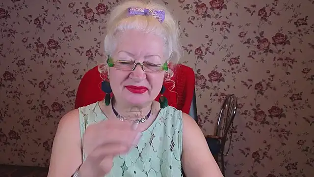 Snapshot of Maya_Mayflower chatting on 11/13/25, 04:16 Maya Mayflower online show from 11/13/25, 04:16