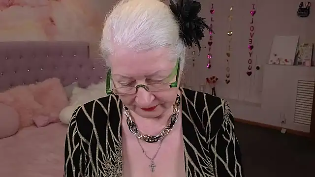 Snapshot of Maya_Mayflower chatting on 03/18/25, 03:22 Maya Mayflower online show from 03/18/25, 03:22
