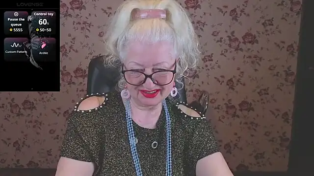 Snapshot of Maya_Mayflower chatting on 04/20/26, 03:09 Maya Mayflower online show from 04/20/26, 03:09