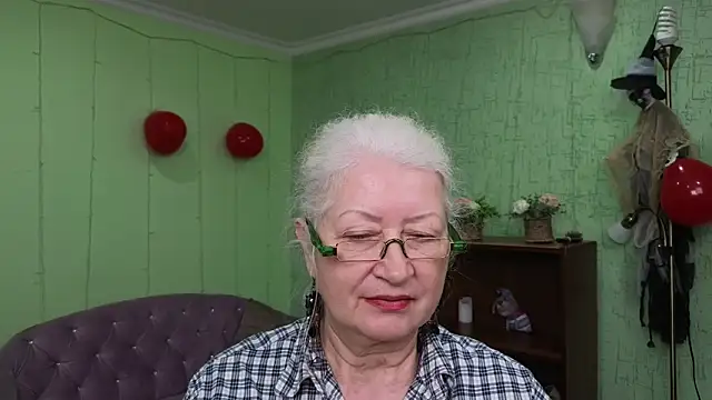 Snapshot of Maya_Mayflower chatting on 03/07/25, 03:39 Maya Mayflower online show from 03/07/25, 03:39